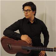 Música teórica y practica, piano, bajo y con especialidad en guitarra